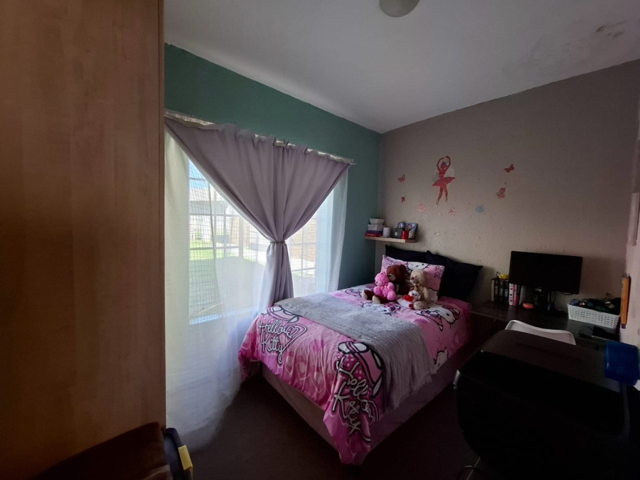 To Let 2 Bedroom Property for Rent in Waterval East North West